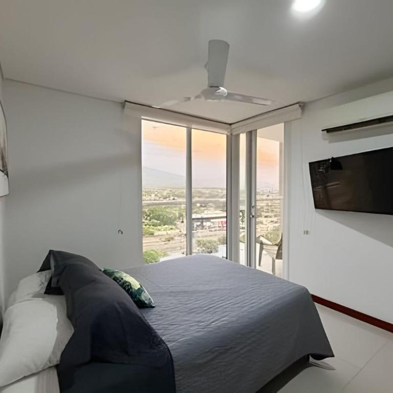 Zazue by Colproperty Management - Two-Bedroom Apartment with Balcony - 2