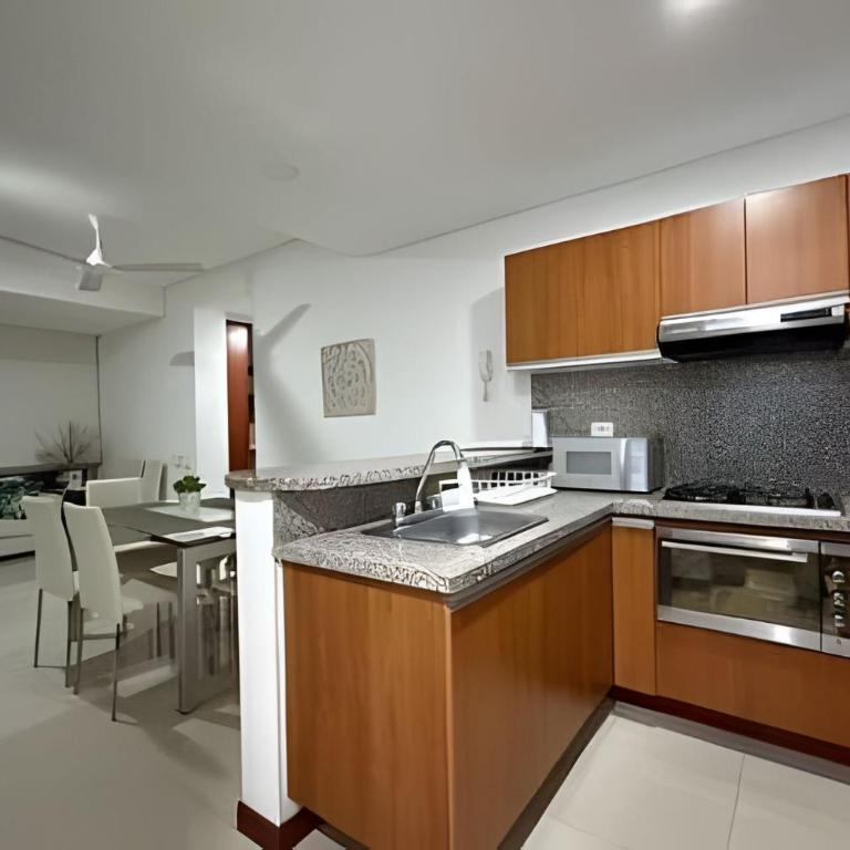 Zazue by Colproperty Management - Two-Bedroom Apartment with Balcony - 23