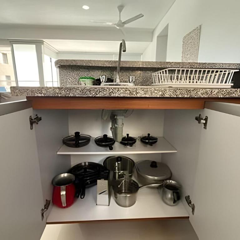Zazue by Colproperty Management - Two-Bedroom Apartment with Balcony - 26
