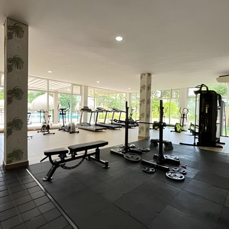 Zazue by Colproperty Management - Two-Bedroom Apartment with Balcony - 31