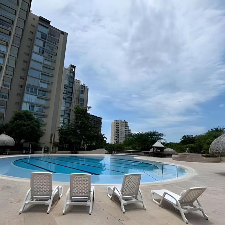 Zazue by Colproperty Management - Two-Bedroom Apartment with Balcony - 37