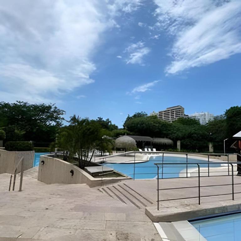 Zazue by Colproperty Management - Two-Bedroom Apartment with Balcony - 39