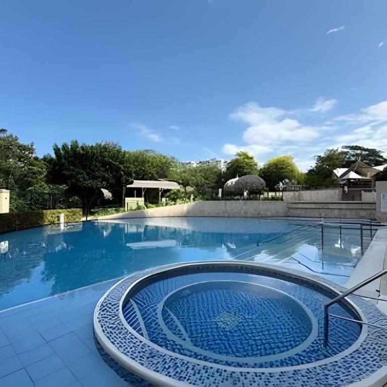 Zazue by Colproperty Management - Two-Bedroom Apartment with Balcony - 42