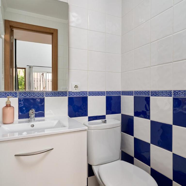 Apartamentos Nerjaluna - One-Bedroom Apartment with Garden View - 14