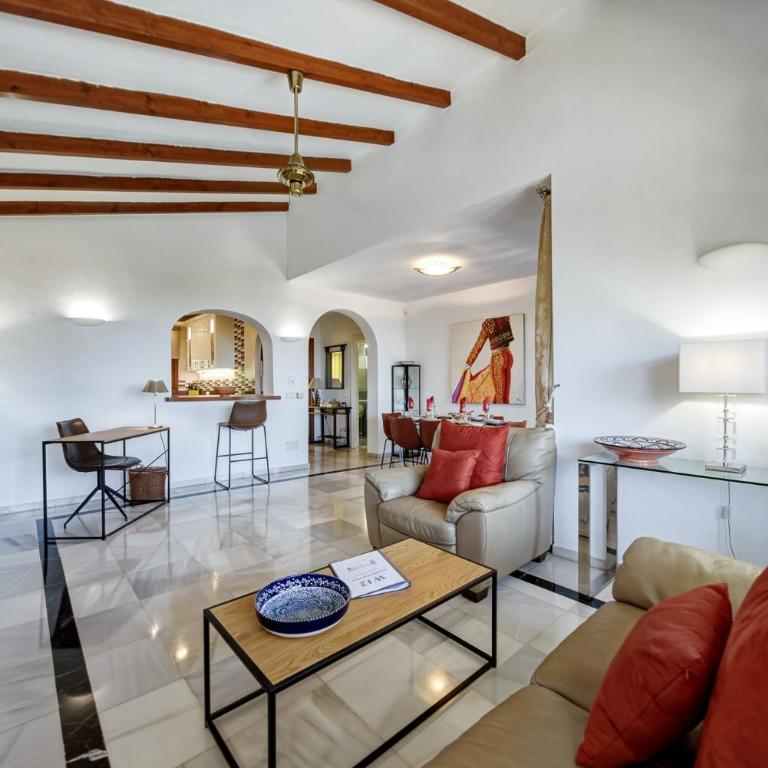 W12 Andalusian style villa with sea views - Villa mit privatem Pool - 16