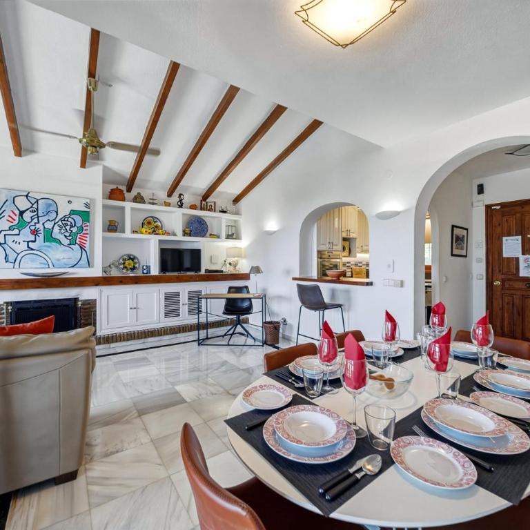 W12 Andalusian style villa with sea views - Villa mit privatem Pool - 19