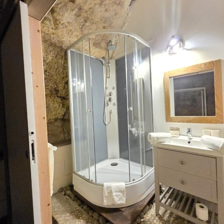 Chambres d'Hôtes Troglodytes Le Clos de L'Hermitage - Chambre Double Standard - 2