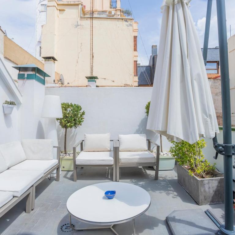 City Center Apartment With Shaded Terrace - Appartement avec Terrasse - 34