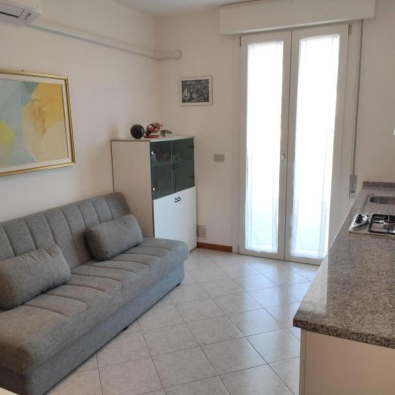 Cozy coastal flat with balcony in central Lignano - Apartment - 3
