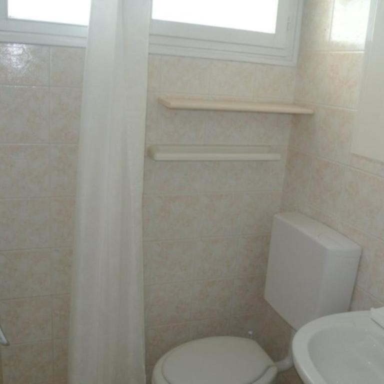 Cozy coastal flat with balcony in central Lignano - Apartment - 8