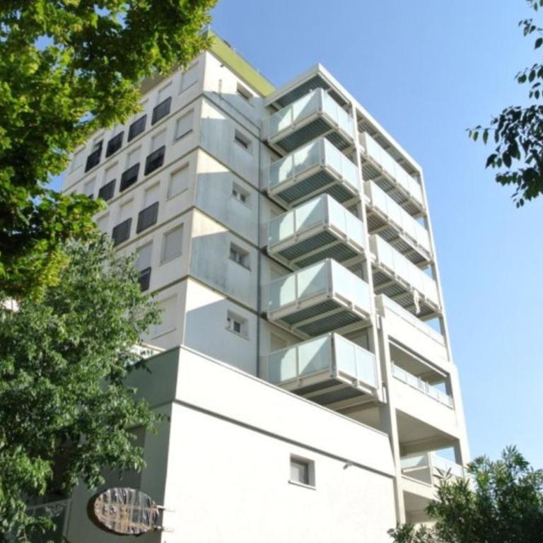 Cozy coastal flat with balcony in central Lignano - Apartment - 9