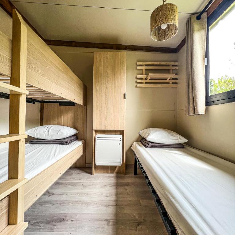 Camping Onlycamp Au Cœur du Lac - Lac d'Annecy - Two-Bedroom Chalet - 9