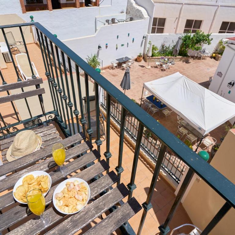 Apartamentos Nerjaluna - Studio with Terrace - 17