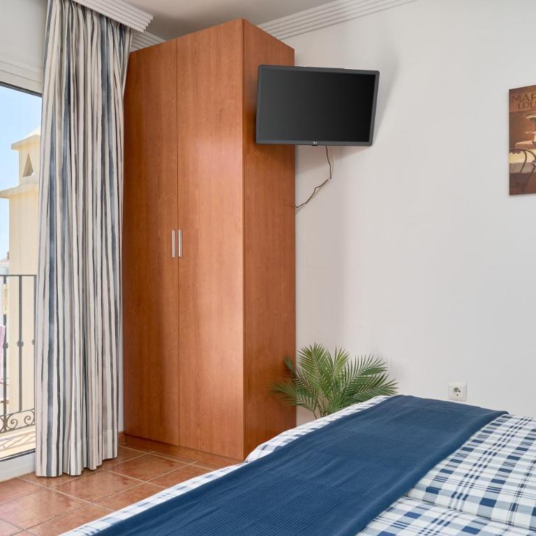 Apartamentos Nerjaluna - Studio with Terrace - 15