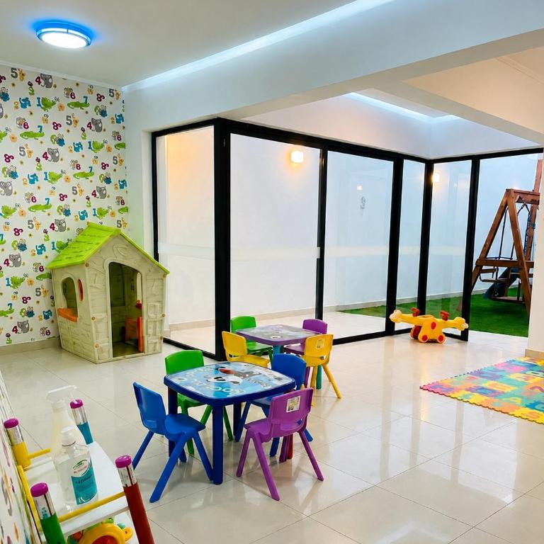 "Oceanfront 3BR, Home Office, Pool, Gym, Sauna, BBQ, Fast Wifi, Play area and Free Parking" - Three-Bedroom Apartment - 28