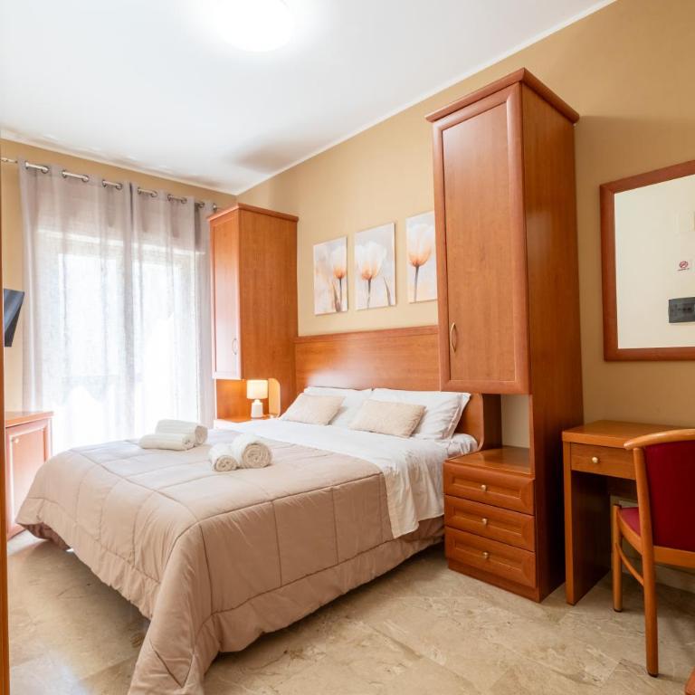 La Zagara Rooms - Porto di Milazzo - Camera Familiare con Balcone - 1