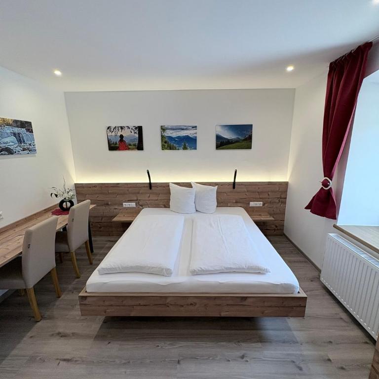 Frühstücks-Radpension Taurer-Thoman - Familiensuite mit Balkon - 6