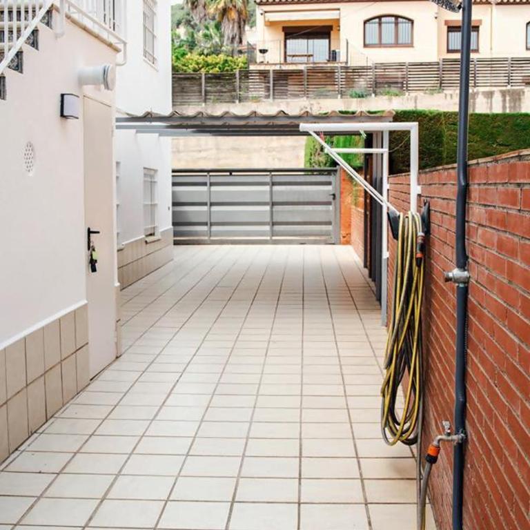 Agradable y tranquilo apto a 500m de la playa - Apartamento con terraza - 35