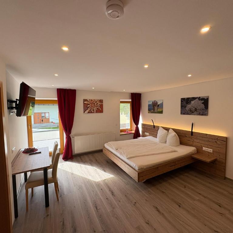 Frühstücks-Radpension Taurer-Thoman - Doppelzimmer mit Balkon - 14