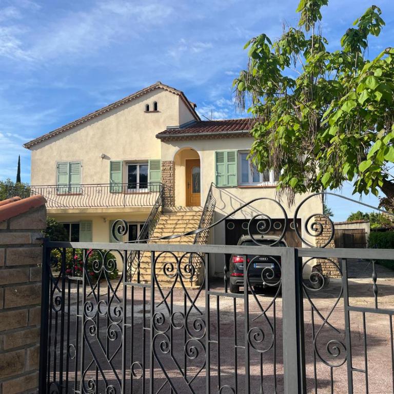 Logement climatisé avec immense terrasse pour 4 personnes - Appartement 2 Chambres - 25