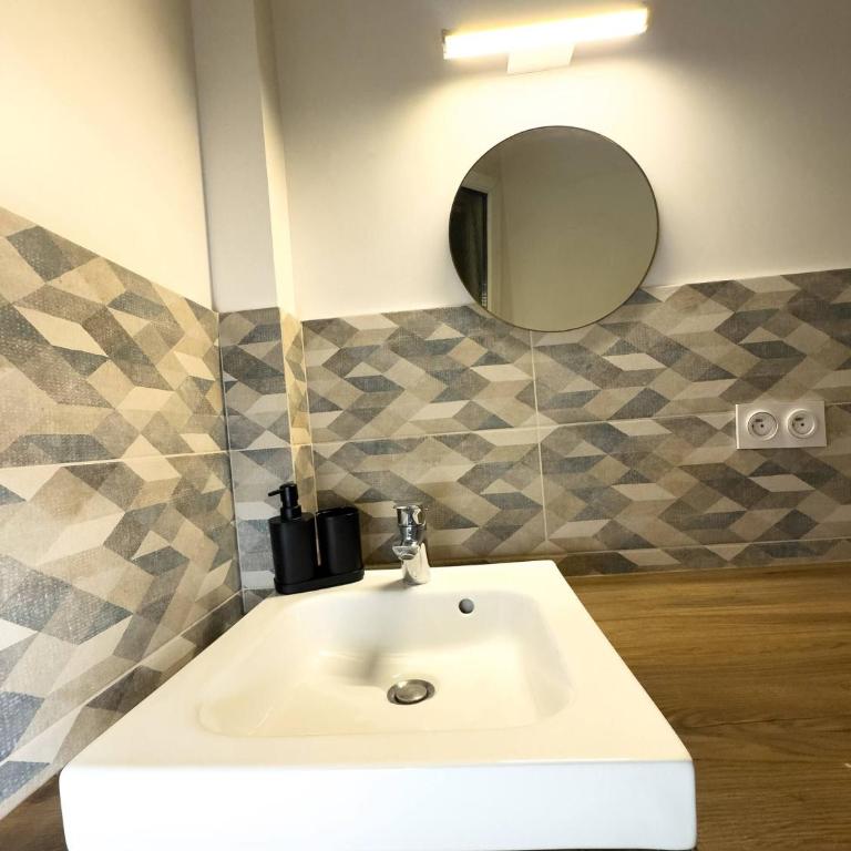 Charming Studio in the Heart of Paris 18th Arrondissement - Appartement - 20