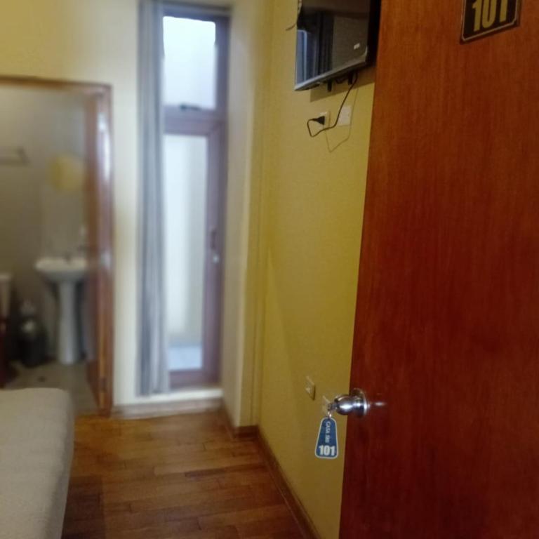 Hospedaje Casa 580 - Double Room with Private Bathroom - 31