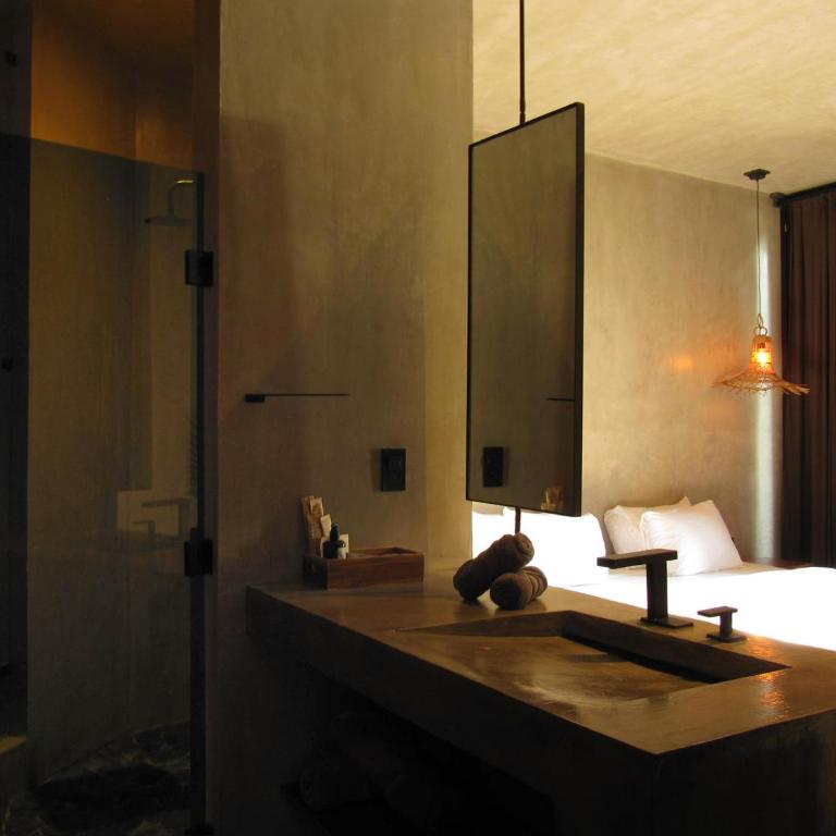 Hotel Amadeo - Deluxe Double Room with Balcony - 2