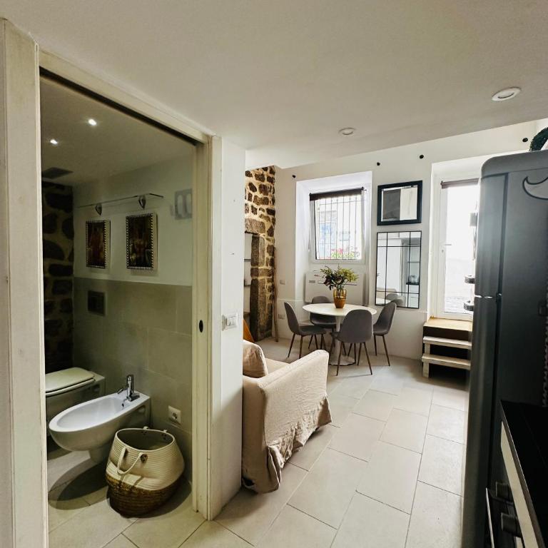 Victoria - One-Bedroom Apartment - 5
