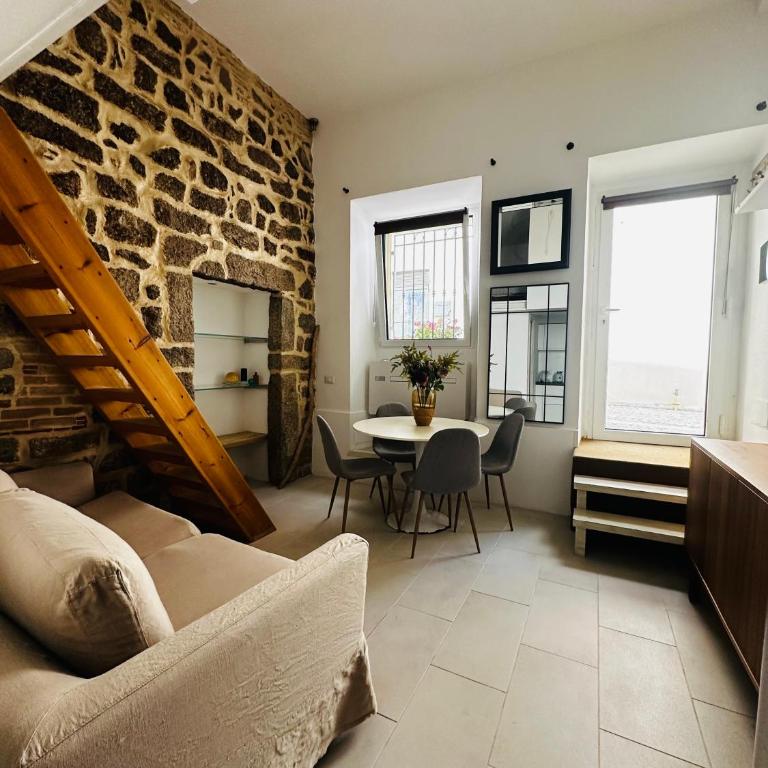 Victoria - One-Bedroom Apartment - 3