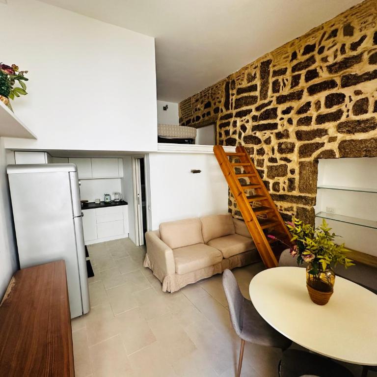 Victoria - One-Bedroom Apartment - 2