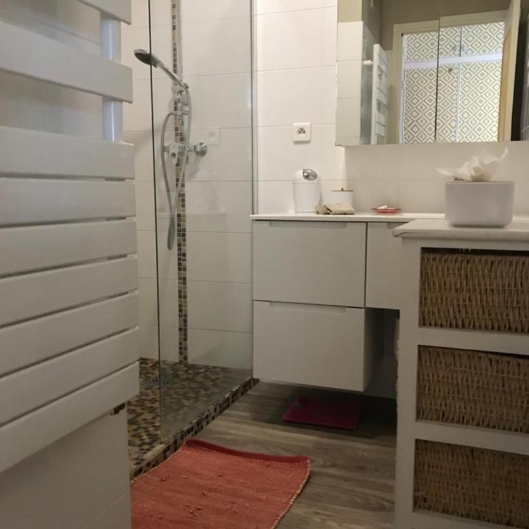 Bel appartement avec terrasse, piscine, parking privé et club de tennis, padel en sus - Appartement 1 Chambre - 4