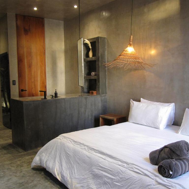Hotel Amadeo - Deluxe Double Room with Balcony - 3
