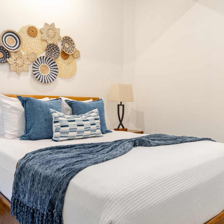 Downtown Cabo Gem King Bed Walk Everywhere - Maison de Vacances - 2