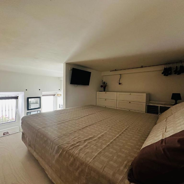 Victoria - One-Bedroom Apartment - 13