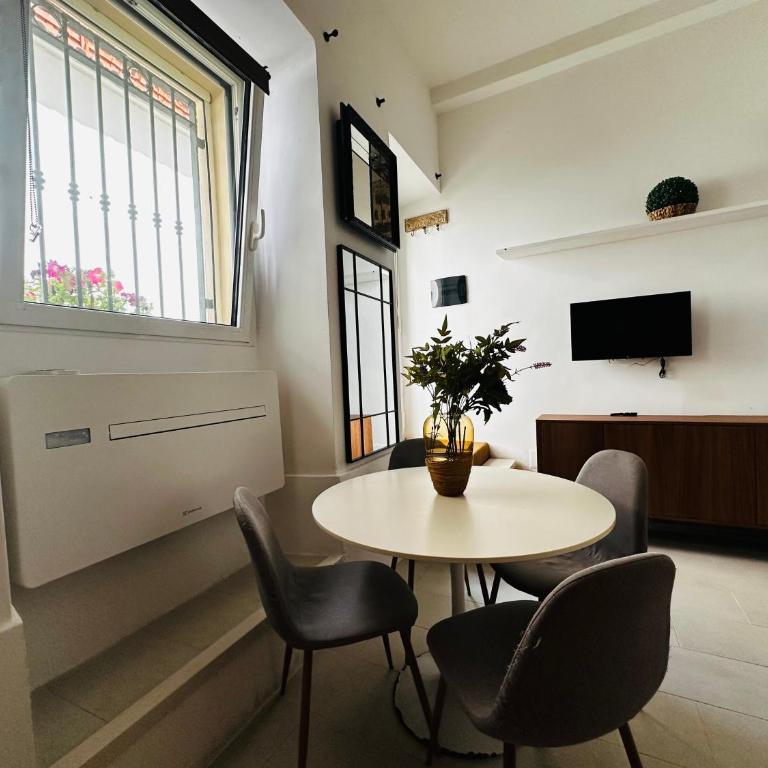 Victoria - One-Bedroom Apartment - 14