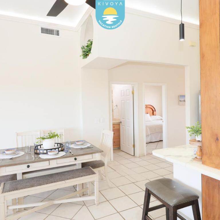 Casa Blanca 302A Sea Breeze Retreat by Kivoya - Apartamento de 3 dormitorios - 13