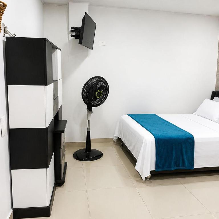 Apartamento de tres habitaciones y cuatro camas, cuenta con dos baños privados sala comedor y cocina totalmente equipada - Apartamento de 1 dormitorio - 5