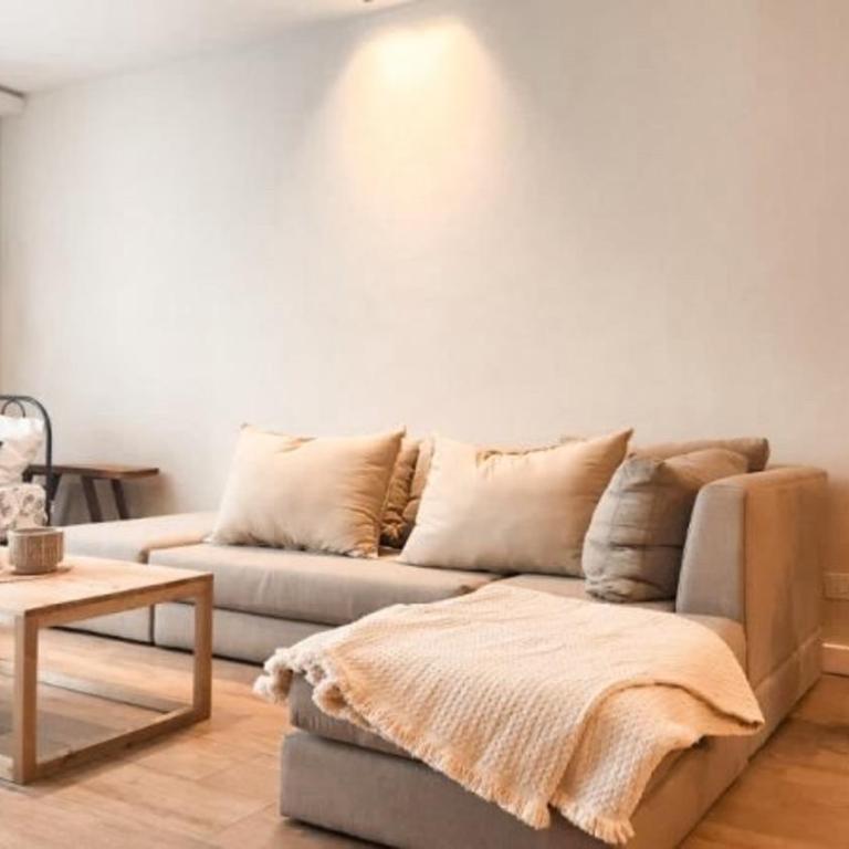 Depto Del Lago - One-Bedroom Apartment - 2