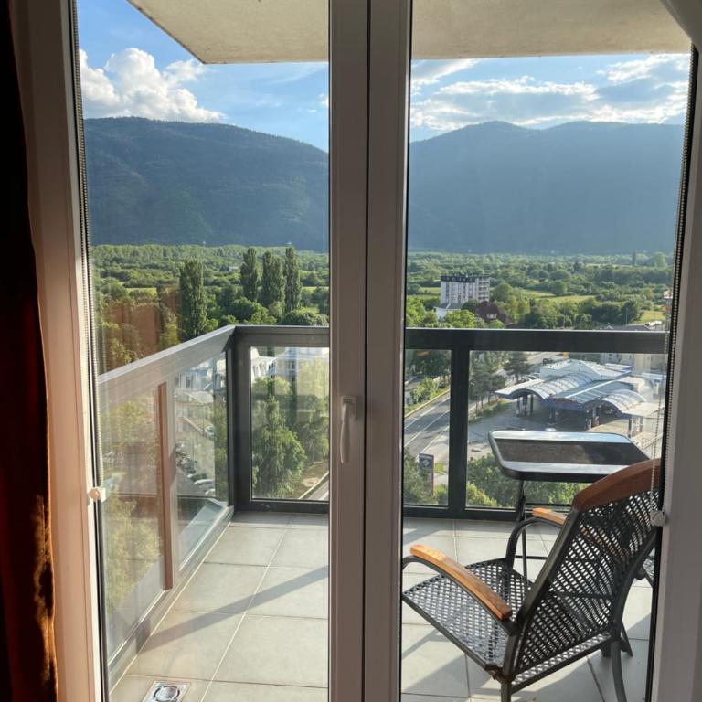 Sarajevo Apartment place4you - Two-Bedroom Apartment with Balcony and Terrace - 7