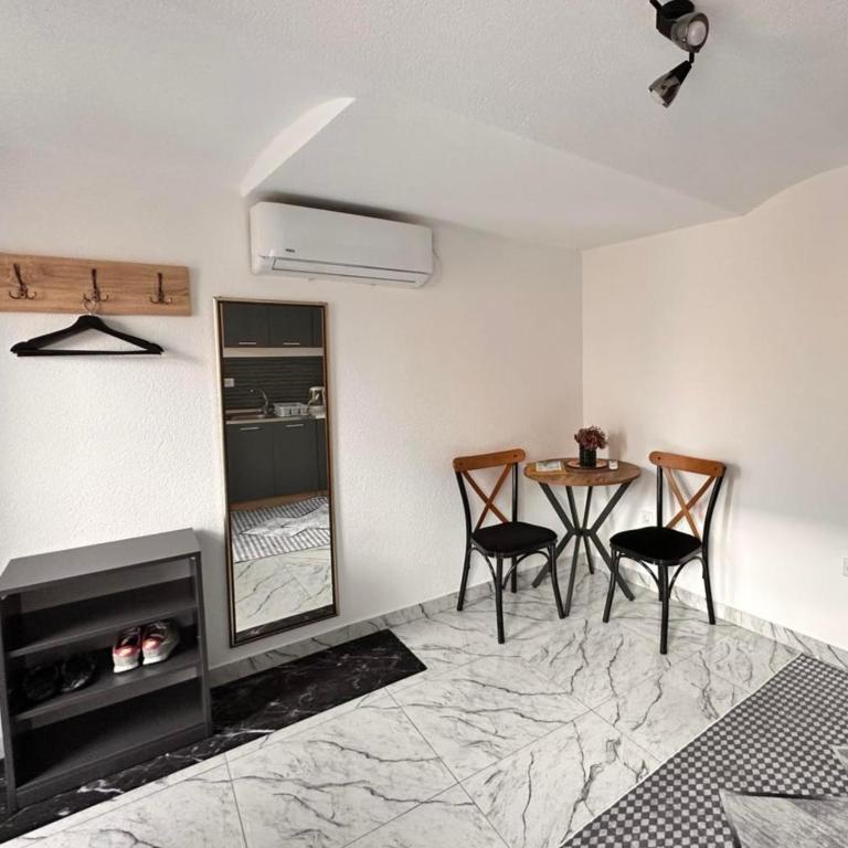 Cozy Home in the Heart of Tuzla - Apartman sa 1 Spavaćom Sobom - 4