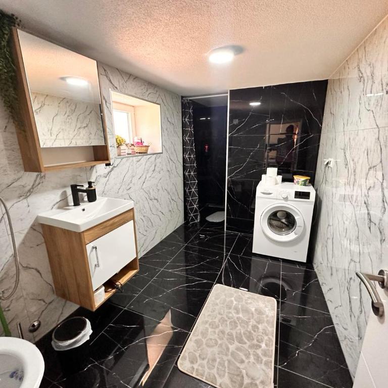 Cozy Home in the Heart of Tuzla - Apartman sa 1 Spavaćom Sobom - 6