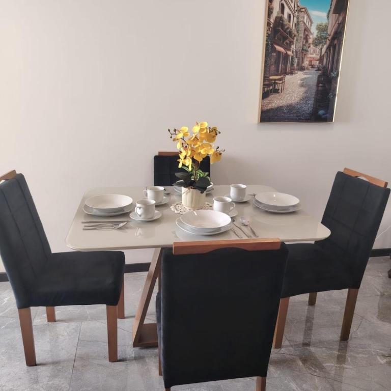 Apartamento elegante con piscina a pocos pasos del centro comercial Brisas - Two-Bedroom Apartment - 3