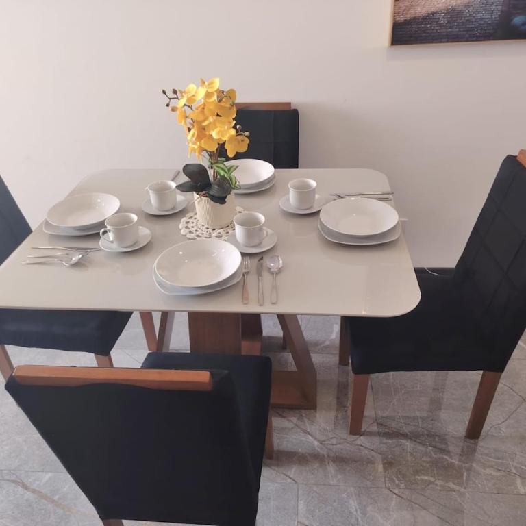 Apartamento elegante con piscina a pocos pasos del centro comercial Brisas - Two-Bedroom Apartment - 4