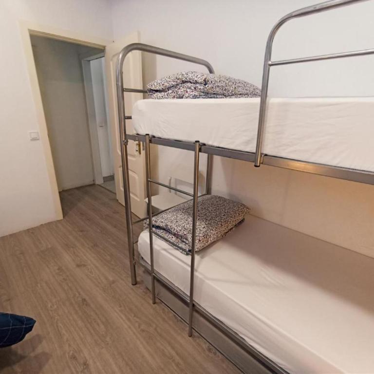 Alexa Host Vallecas - Chambre Familiale avec Salle de Bains Commune - 13