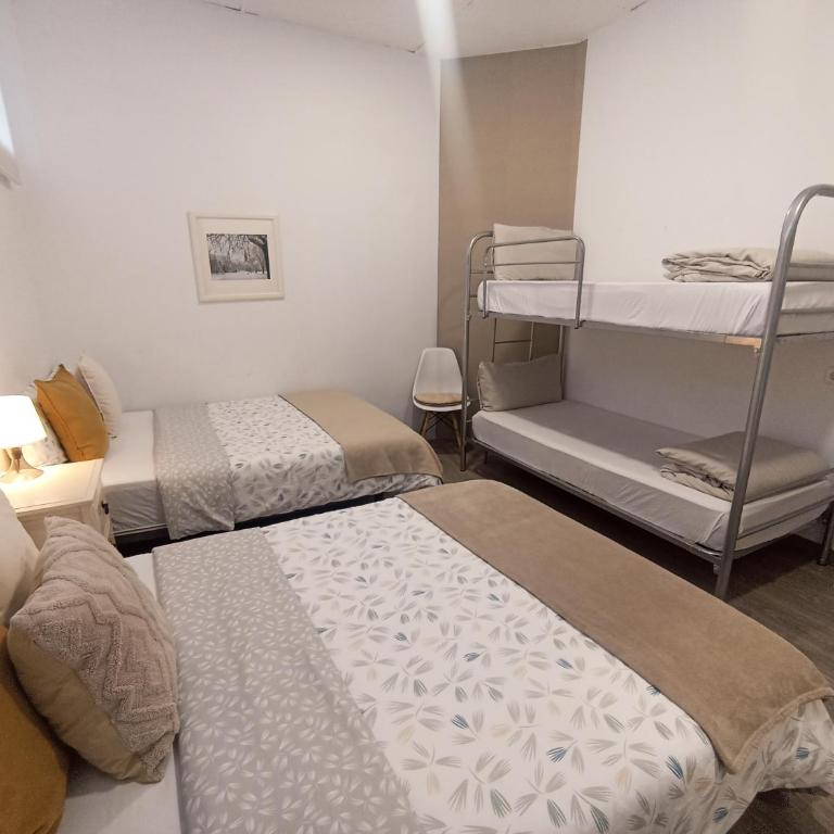 Alexa Host Vallecas - Chambre Familiale avec Salle de Bains Commune - 21