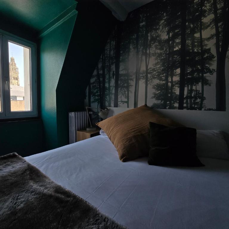 Hotel Du Cygne Tours - Chambre mansardée double ou twin - Accessible uniquement par escalier - 9