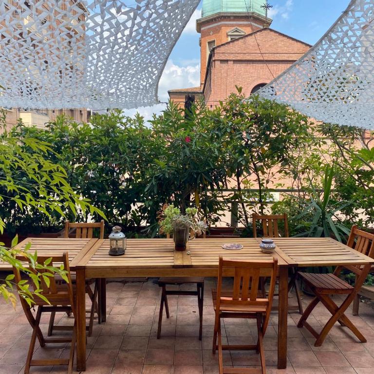 Camera con bagno privato e terrazzo a 10 minuti dalla Stazione Centrale - Oasis Bologna Centro - Camera Matrimoniale con Bagno Privato - 15