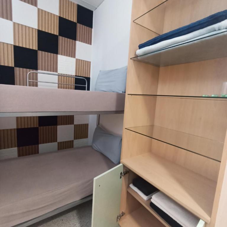 Alexa Host Vallecas - Chambre Triple avec Salle de Bains Commune - 19