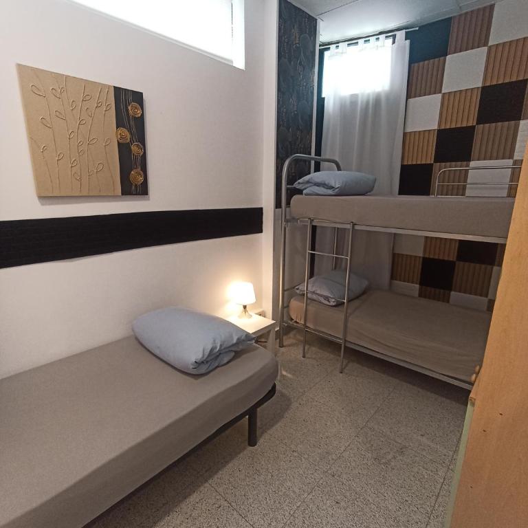 Alexa Host Vallecas - Chambre Triple avec Salle de Bains Commune - 20