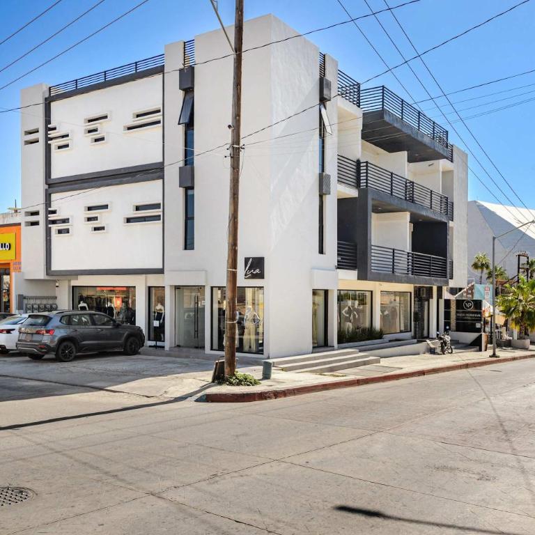 Modern Condo Walk to Marina, Dining & Nightlife - Apartment - 4